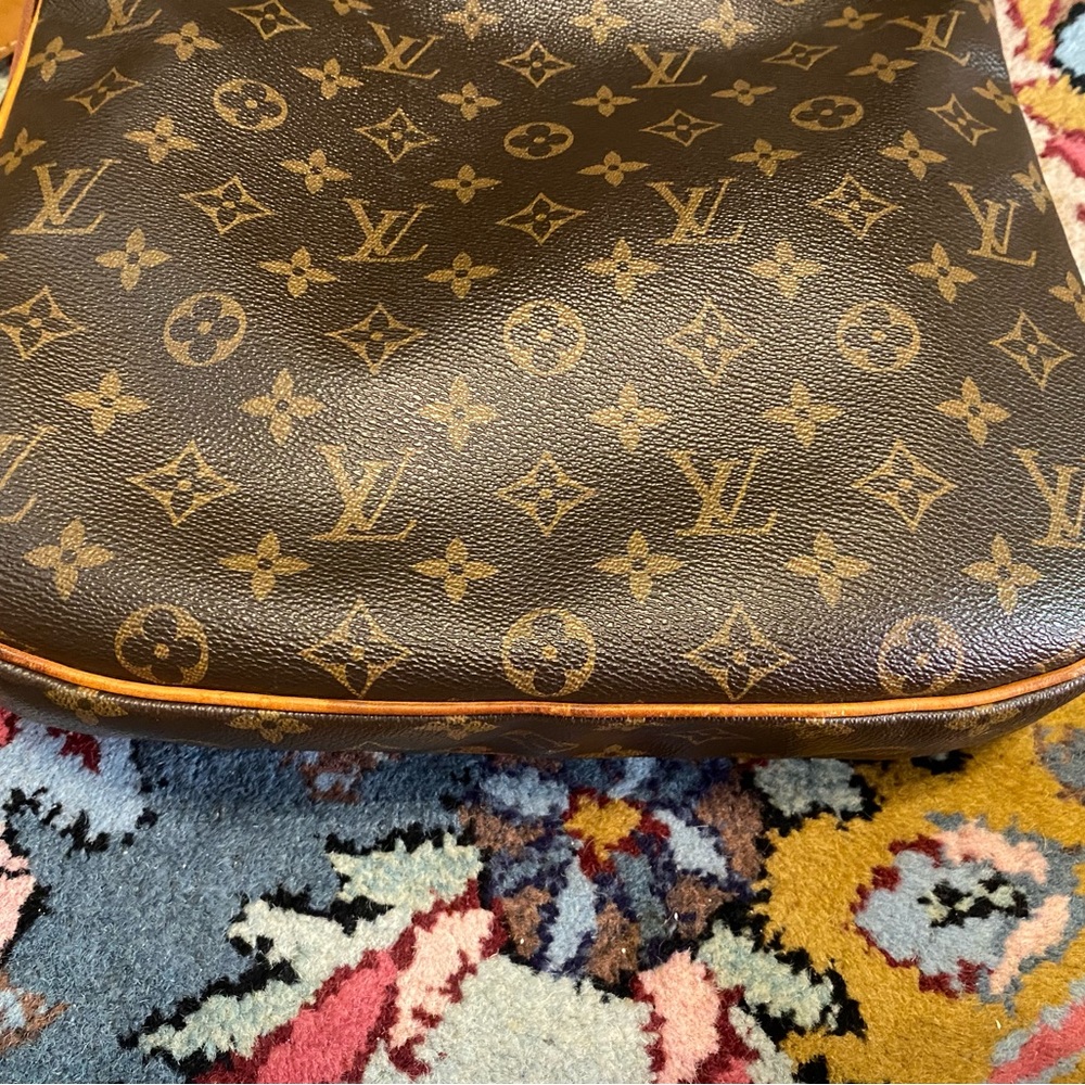 Louis Vuitton Monogrammed Odeon crossbody - Picture 12 of 14